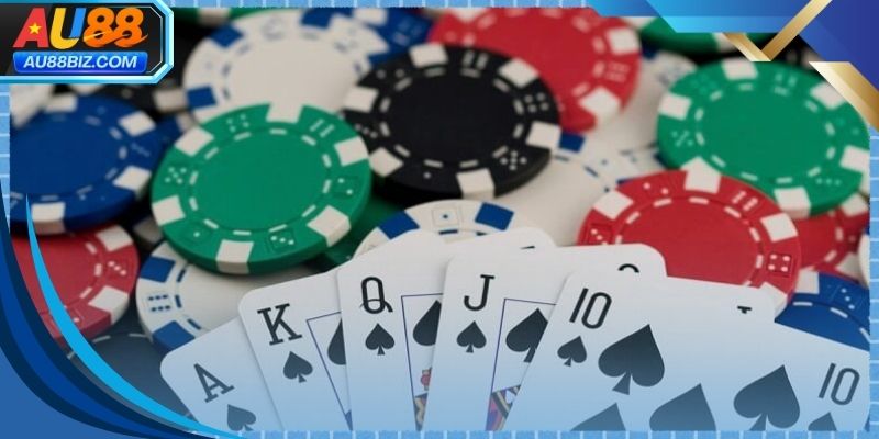 Giao diện game bài tiến lên với bàn chơi bài trực tuyến rõ ràng